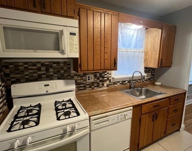 2518 Linwood Road - Photo Thumbnail 6