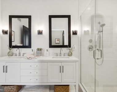 111 E Cromwell Street - Photo Thumbnail 29