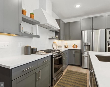 111 E Cromwell Street - Photo Thumbnail 12