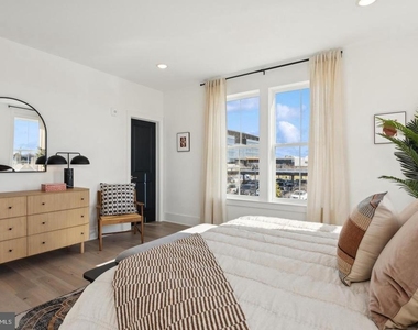 111 E Cromwell Street - Photo Thumbnail 24