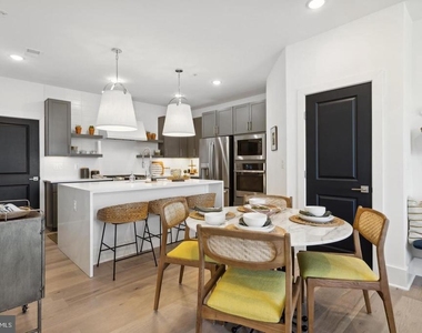 111 E Cromwell Street - Photo Thumbnail 17