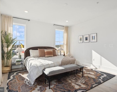 111 E Cromwell Street - Photo Thumbnail 21