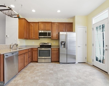 4505 Foster Avenue - Photo Thumbnail 5
