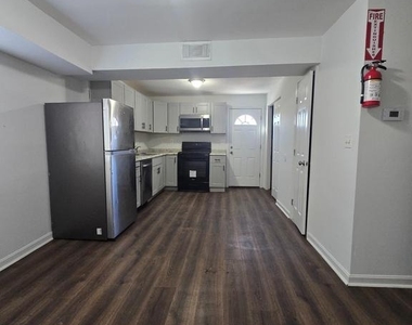 520 56th Street Ne - Photo Thumbnail 4