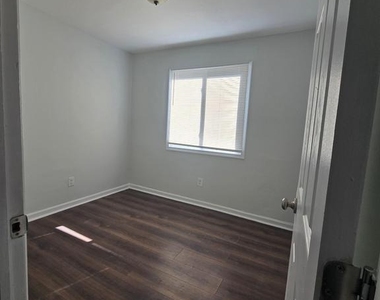 520 56th Street Ne - Photo Thumbnail 7