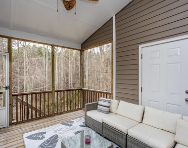 264 Wembley Drive - Photo Thumbnail 16