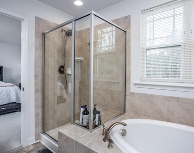 264 Wembley Drive - Photo Thumbnail 15