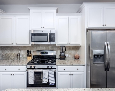 264 Wembley Drive - Photo Thumbnail 9