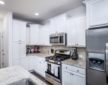264 Wembley Drive - Photo Thumbnail 7