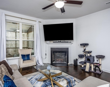 264 Wembley Drive - Photo Thumbnail 3