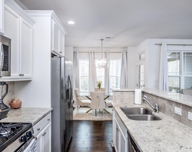 264 Wembley Drive - Photo Thumbnail 8