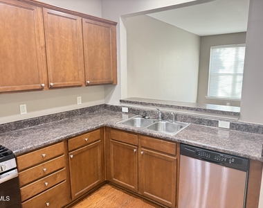 3102 Berkeley Springs Place - Photo Thumbnail 4
