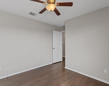 3417 Savage Springs Dr - Photo Thumbnail 23