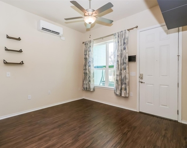 8601 W Gate Blvd - Photo Thumbnail 3