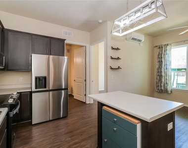 8601 W Gate Blvd - Photo Thumbnail 8