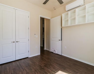 8601 W Gate Blvd - Photo Thumbnail 12