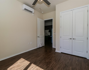 8601 W Gate Blvd - Photo Thumbnail 10