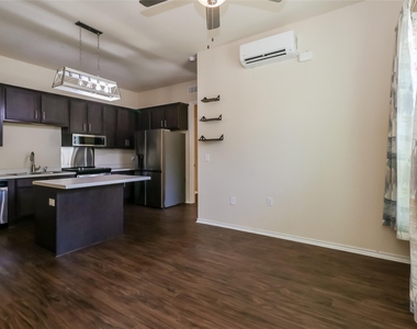 8601 W Gate Blvd - Photo Thumbnail 5