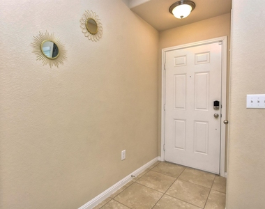 404 Craters Of The Moon Blvd - Photo Thumbnail 2
