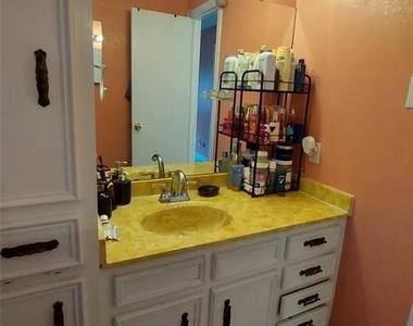 2303 Dover Rd - Photo Thumbnail 10