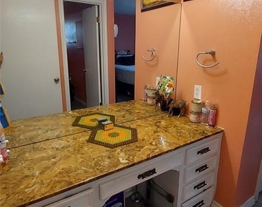 2303 Dover Rd - Photo Thumbnail 11