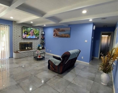 2303 Dover Rd - Photo Thumbnail 3