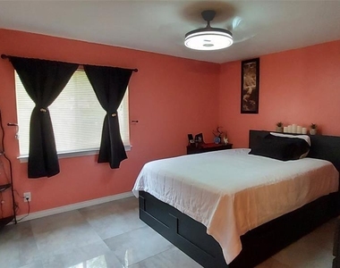 2303 Dover Rd - Photo Thumbnail 8