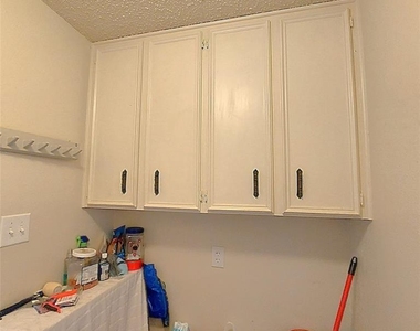2303 Dover Rd - Photo Thumbnail 5