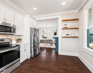 2843 Oak Street - Photo Thumbnail 20