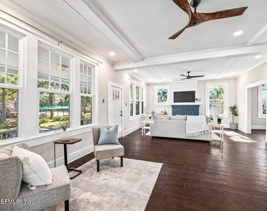 2843 Oak Street - Photo Thumbnail 13