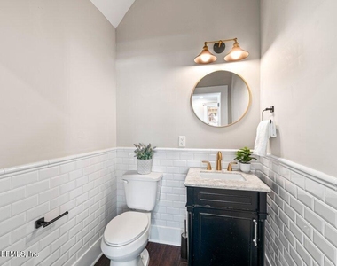 2843 Oak Street - Photo Thumbnail 35