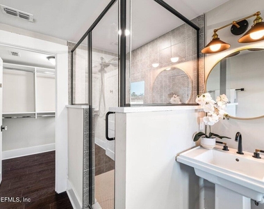 2843 Oak Street - Photo Thumbnail 51