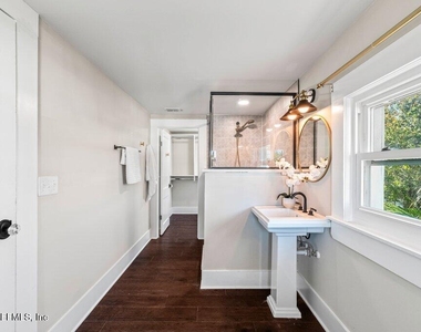 2843 Oak Street - Photo Thumbnail 50