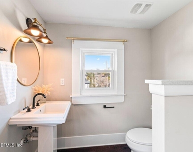 2843 Oak Street - Photo Thumbnail 56