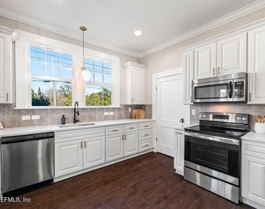 2843 Oak Street - Photo Thumbnail 26