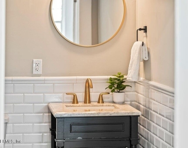 2843 Oak Street - Photo Thumbnail 34