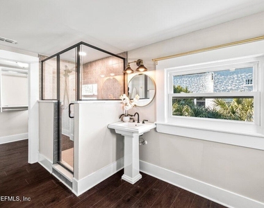 2843 Oak Street - Photo Thumbnail 49