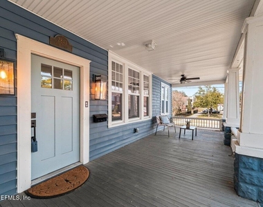 2843 Oak Street - Photo Thumbnail 10
