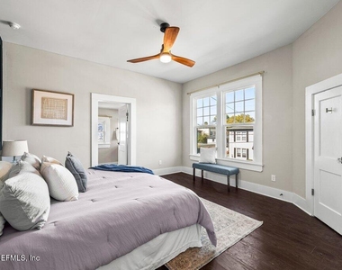 2843 Oak Street - Photo Thumbnail 45