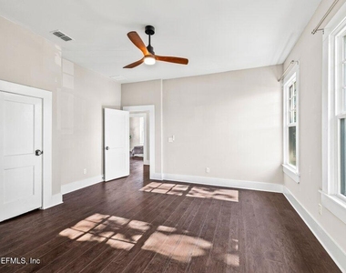 2843 Oak Street - Photo Thumbnail 64