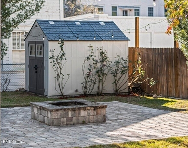 2843 Oak Street - Photo Thumbnail 71
