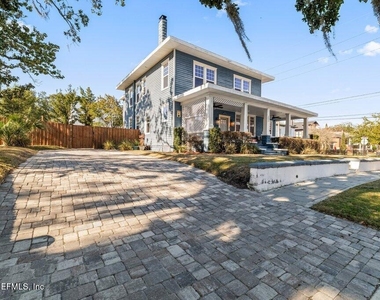 2843 Oak Street - Photo Thumbnail 8