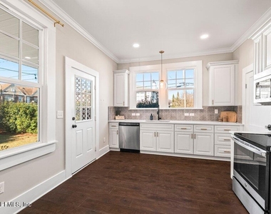 2843 Oak Street - Photo Thumbnail 27