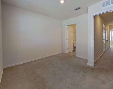 106 Red House Circle - Photo Thumbnail 11