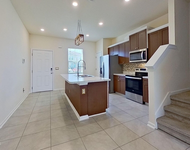 106 Red House Circle - Photo Thumbnail 6