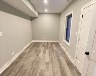 5420 W Belmont Street - Photo Thumbnail 8