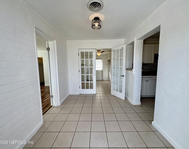 288 Boylston Avenue - Photo Thumbnail 3