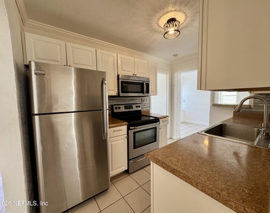 288 Boylston Avenue - Photo Thumbnail 16