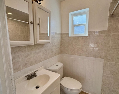 288 Boylston Avenue - Photo Thumbnail 9