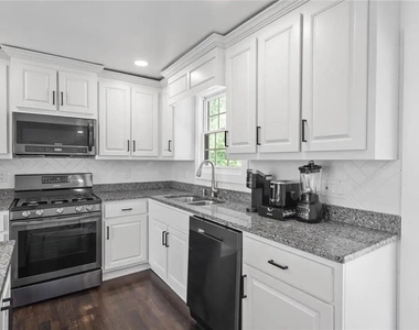 356 W Wieuca Road Ne - Photo Thumbnail 8